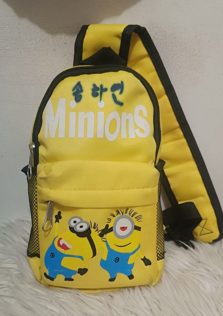 Children's Chest Bag (Category: Babies & Kids Fashion) located in Davao. Submitted by naxarugal (Listing ID 1465176272, Image 1). Description: ukay source issue: may name ng dating may Ari sa front size: length 6.1 inches width 2.6 inches height 10 inches.