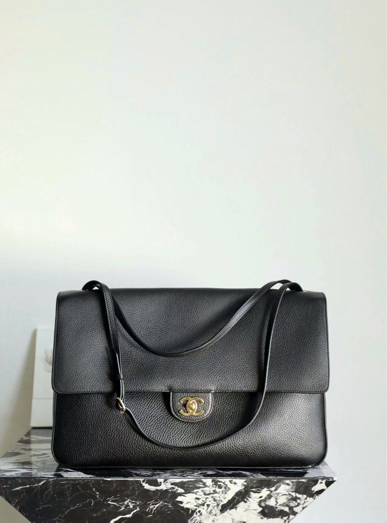 CH***L MAXI Black togo Leather with GHW (Category: Announcements) located in Pasig City. Submitted by wmsbags_2 (Listing ID 1465335455, Image 1). Description: ‼️VIP HANDMADE ‼️ ✅Perfect workmanship ✅Fully hand stitched ✅Fully handmade ✅Fine stamp & Code ✅100% Hardware materials structured ✅Real Leather ✅Complete Inclusion with Box We Accept❗️ 📌Credit Card 📌Cash Payment 📌Gcash or Bank transfer.