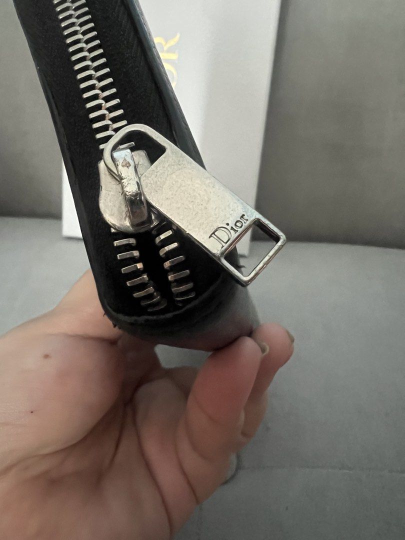 christian dior men's wallet (Category: Luxury Bags & Wallets) located in General Trias. Submitted by east10 (Listing ID 1465341830, Image 3). Description: Guaranteed Authentic 100%!! Inclusions: box.