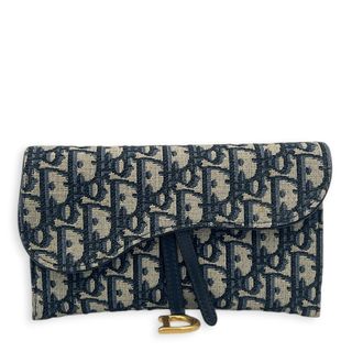 (Category: ) located in . Submitted by carousellluxury (Listing ID 1465240564, Image 1). Description: .