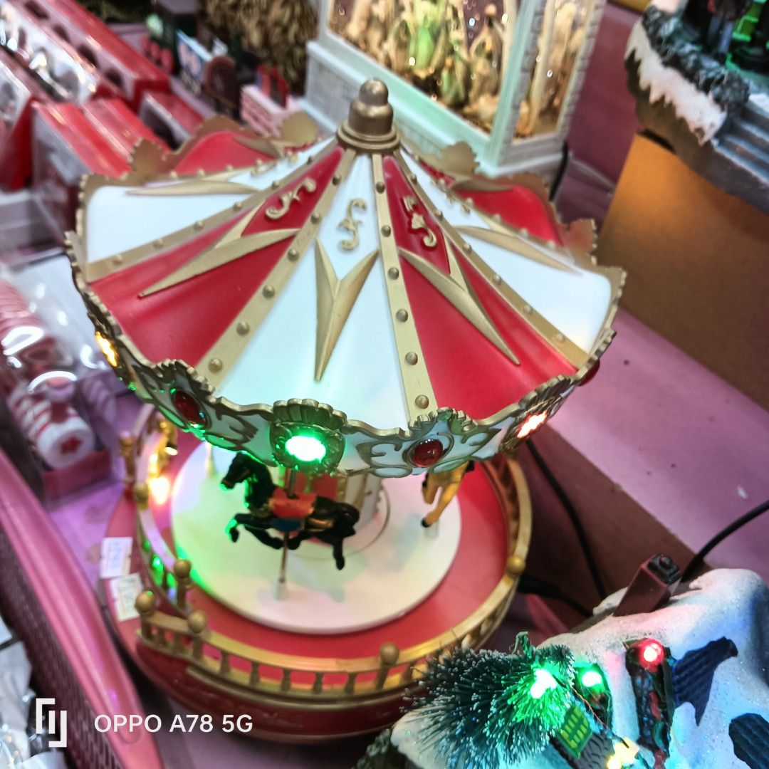 Christmas decor (Category: Figurines & Statues) located in Manila. Submitted by iliasjen (Listing ID 1465229674, Image 1). Description: .