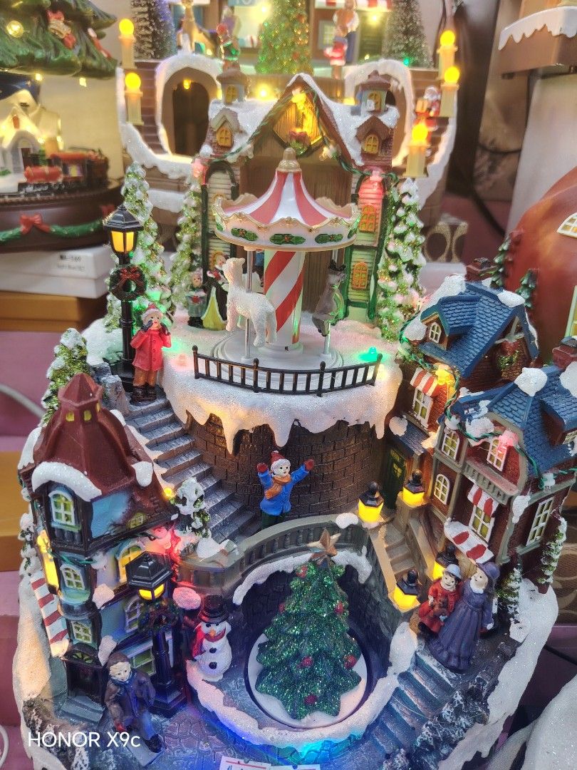 Christmas decorations display (Category: Figurines & Statues) located in Manila. Submitted by marvieobordo (Listing ID 1465183010, Image 3). Description: .