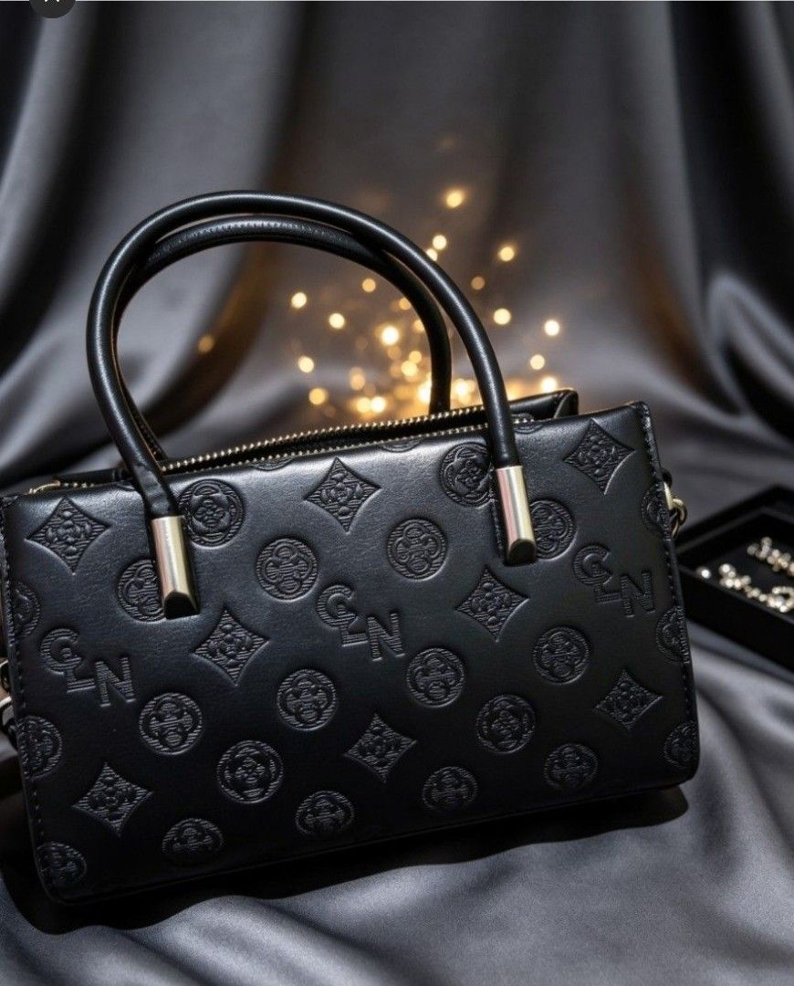CLN BAG PRE LOVED (Category: Shoulder Bags) located in Manila. Submitted by _louisse (Listing ID 1465249945, Image 2). Description: .