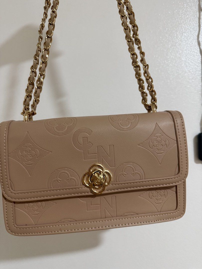 CLN Shoulder Bag (Category: Shoulder Bags) located in Manila. Submitted by miksii_. (Listing ID 1465272981, Image 2). Description: - Good as new - Good condition .