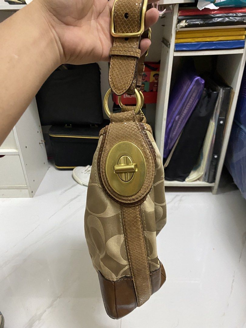 Coach (Category: Luxury Bags & Wallets) located in Davao. Submitted by stephenrae47184 (Listing ID 1465302284, Image 3). Description: .