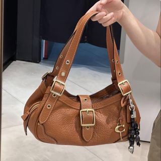 (Category: ) located in . Submitted by fancycollzstore (Listing ID 1465224190, Image 1). Description: .