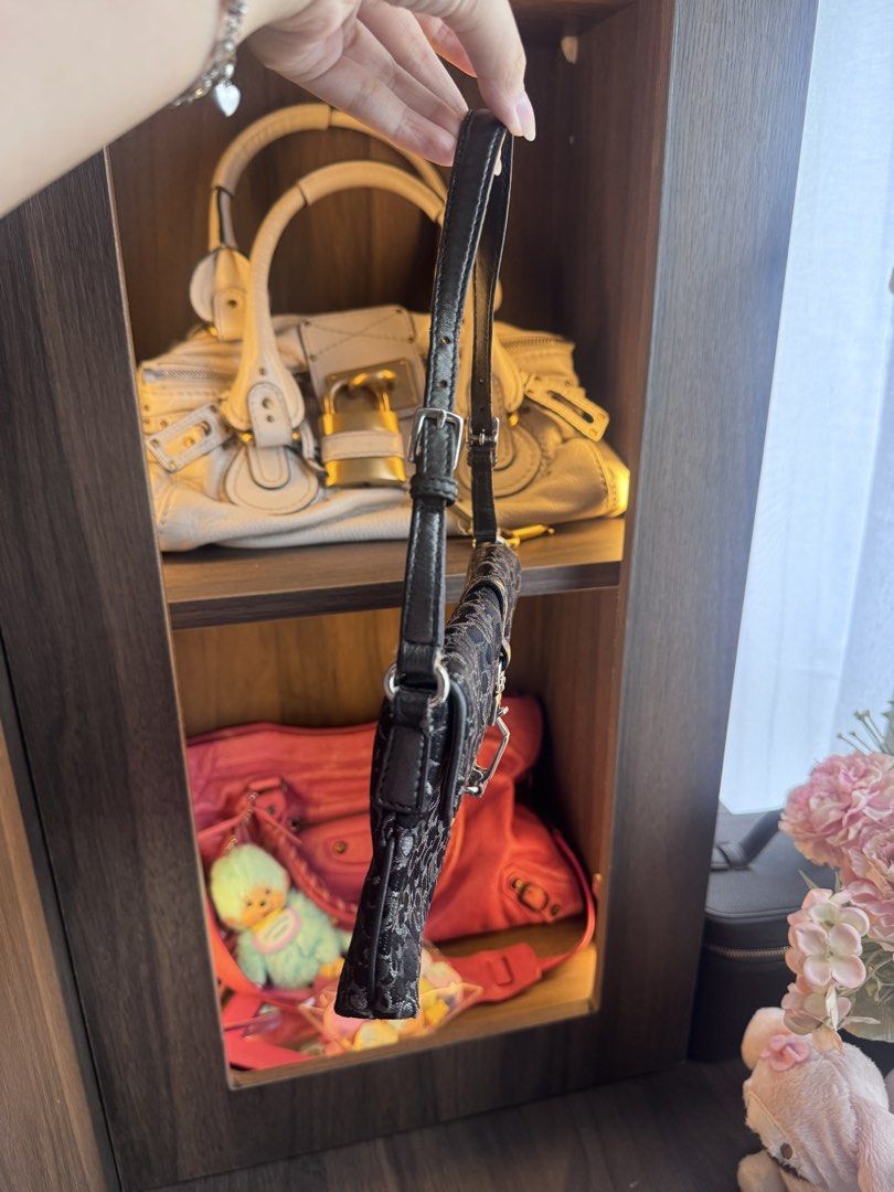 coach hampton lurex black bag (Category: Luxury Bags & Wallets) located in Pasig City. Submitted by shanni33 (Listing ID 1465276639, Image 3). Description: .