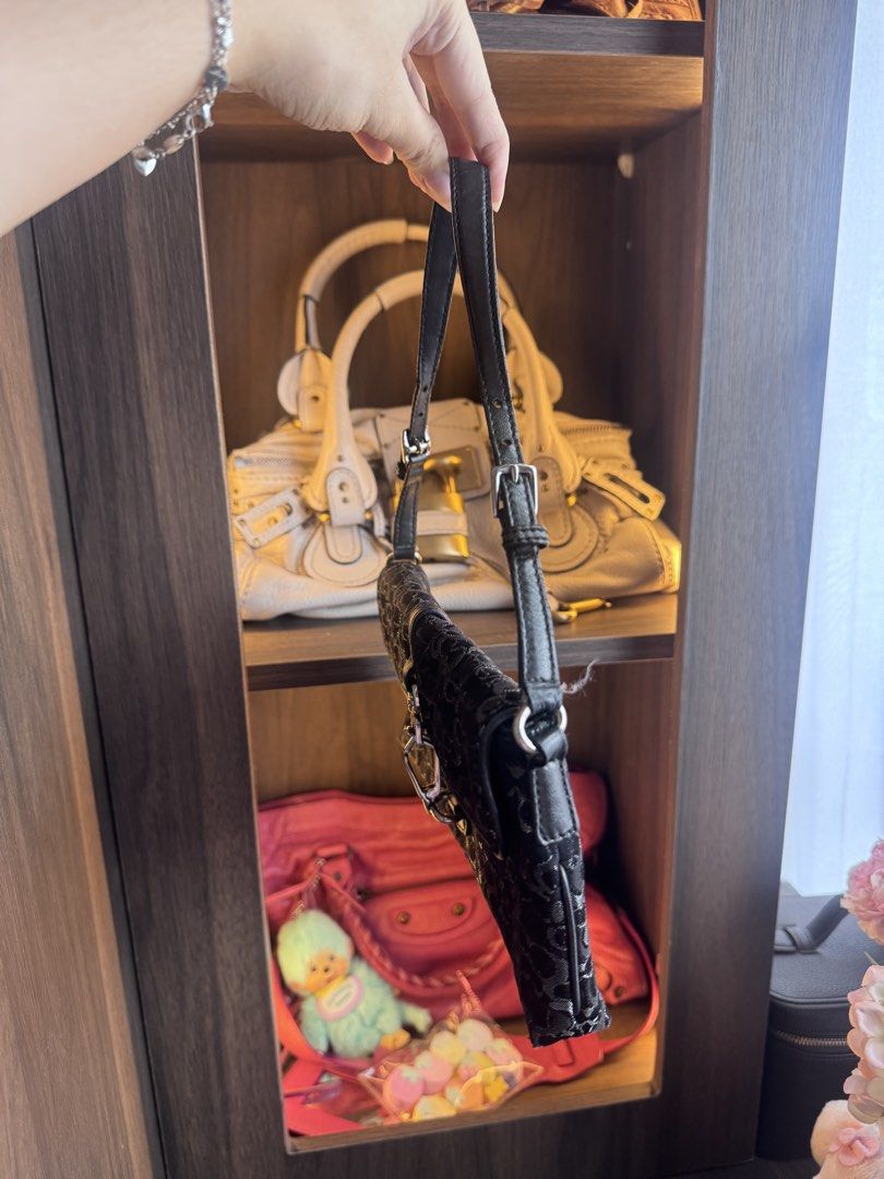 coach hampton lurex black bag (Category: Luxury Bags & Wallets) located in Pasig City. Submitted by shanni33 (Listing ID 1465276639, Image 2). Description: .
