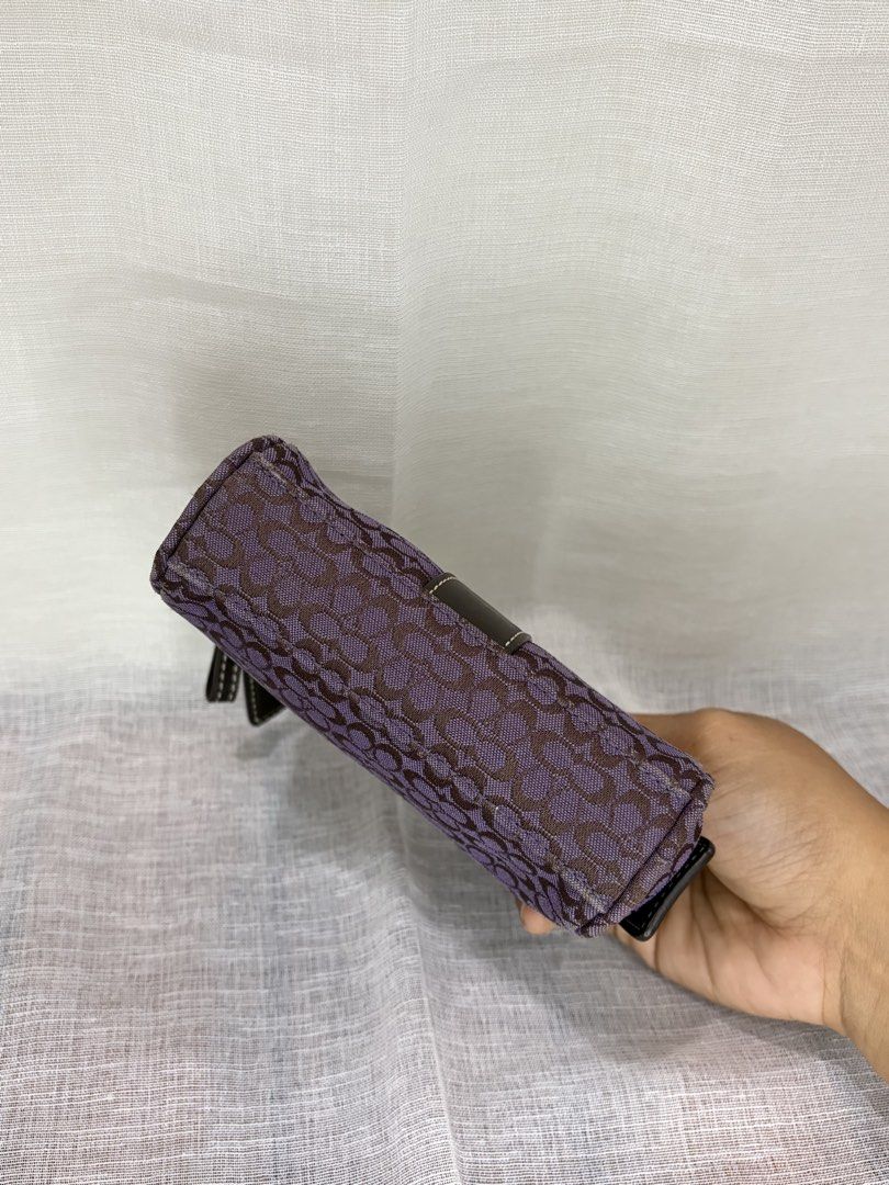 Coach Jacquard Pouch (Category: Luxury Bags & Wallets) located in Laoac. Submitted by canvasandleatherbyaliii (Listing ID 1465308718, Image 3). Description: Rank A/SA - Excellent/Like New Condition .