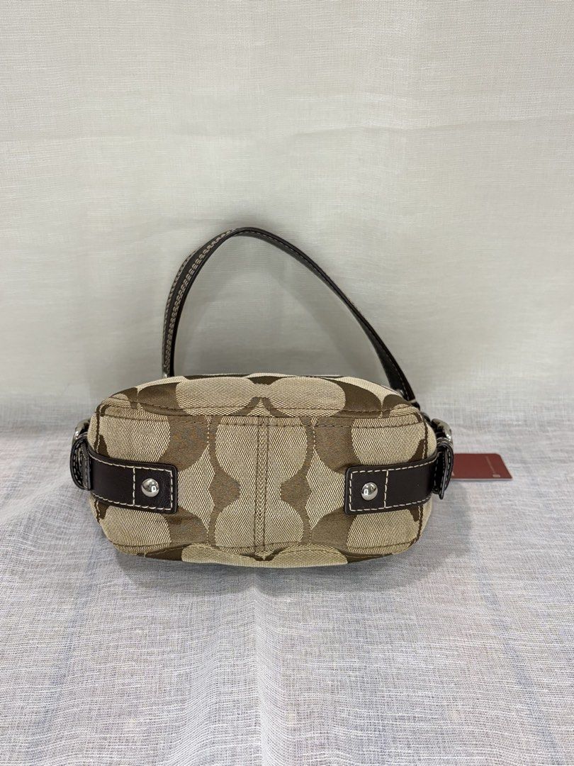 Coach Mini Zoe (Category: Luxury Bags & Wallets) located in Laoac. Submitted by canvasandleatherbyaliii (Listing ID 1465308094, Image 3). Description: Rank A - Excellent Condition .