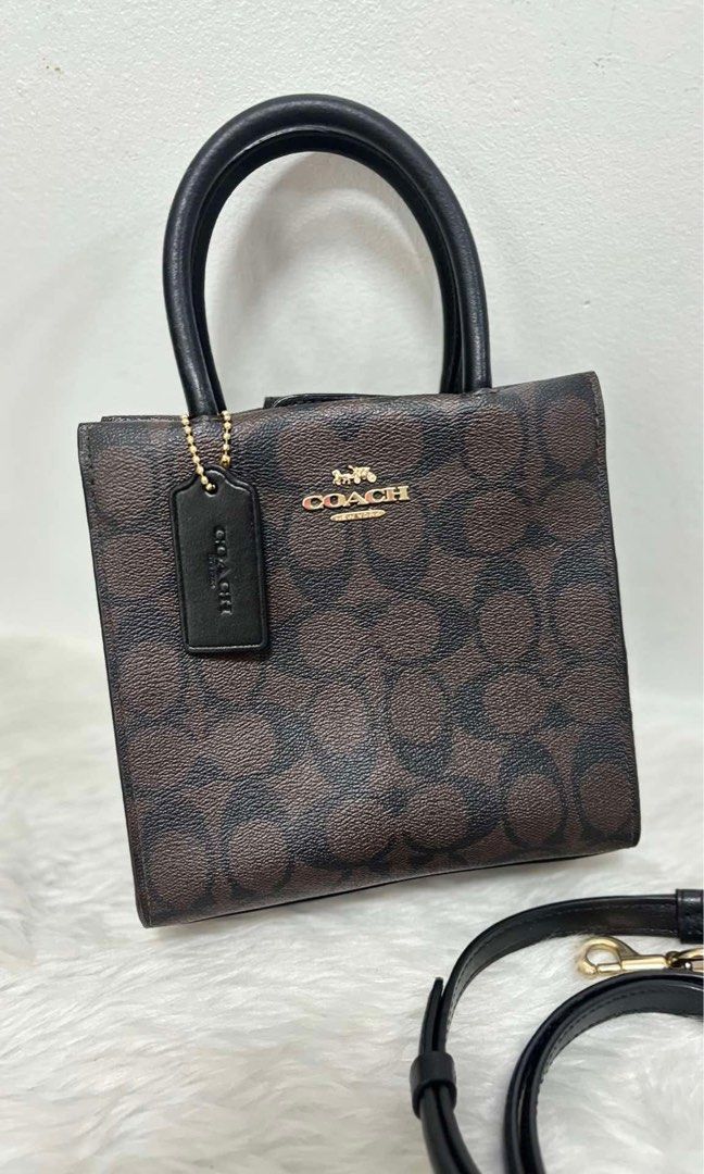 Coach Sling/Crossboddy bag (Category: Cross-body Bags) located in Rizal. Submitted by conielau (Listing ID 1465322954, Image 1). Description: 💯 original No issue Preloved.