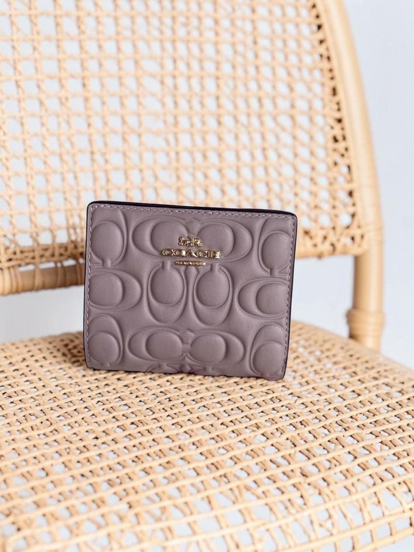 Coach Snap Wallet (Category: Wallets & Card holders) located in Rizal. Submitted by hiraya16 (Listing ID 1465322050, Image 3). Description: Onhand ready to ship + SF Lbc.