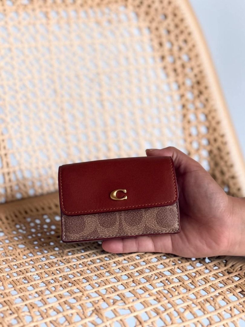 Coach Wallet. (Category: Wallets & Card holders) located in Rizal. Submitted by hiraya16 (Listing ID 1465321434, Image 1). Description: Onhand ready to ship + SF Lbc.