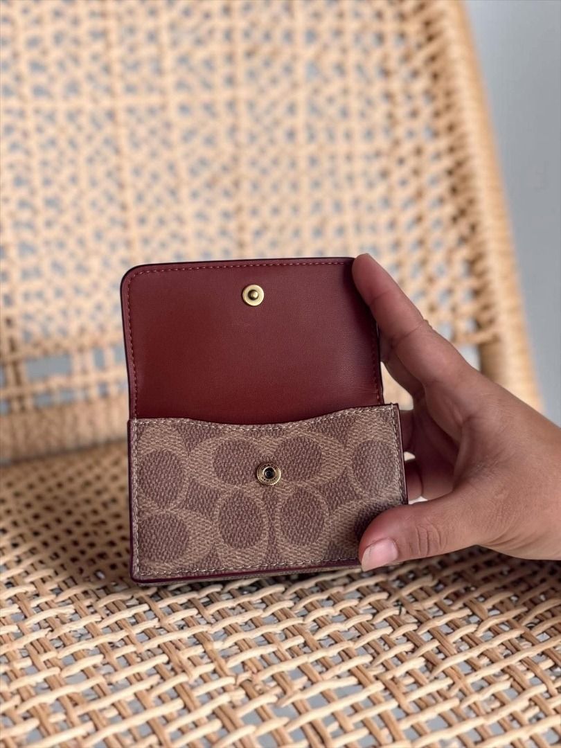 Coach Wallet. (Category: Wallets & Card holders) located in Rizal. Submitted by hiraya16 (Listing ID 1465321434, Image 2). Description: Onhand ready to ship + SF Lbc.