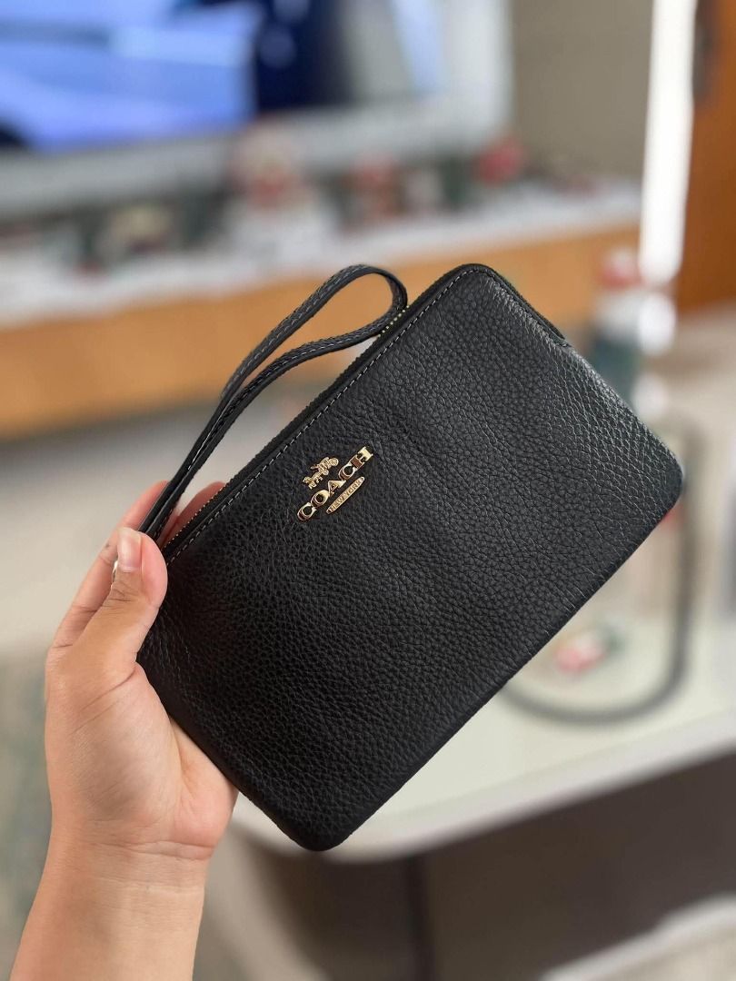 Coach Wristlet (Category: Wallets & Card holders) located in Rizal. Submitted by hiraya16 (Listing ID 1465314976, Image 3). Description: Onhand ready to ship + SF Lbc.