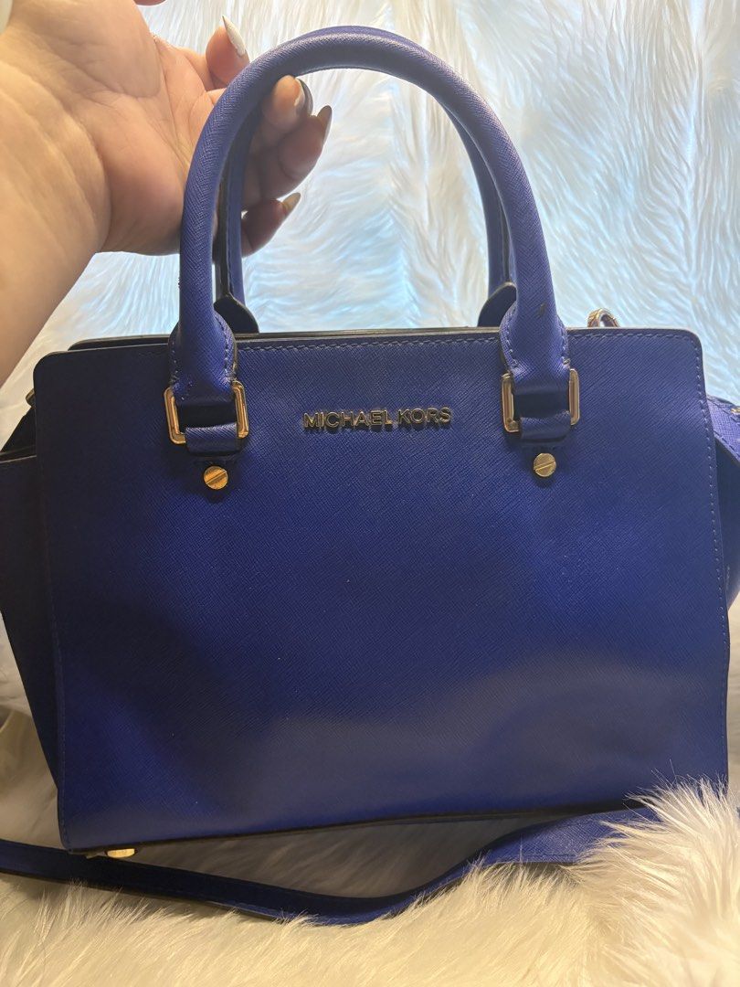 Coded 2 way bag super ganda pa as in (Category: Cross-body Bags) located in Davao. Submitted by emmanuelchuamellorin23 (Listing ID 1465193574, Image 3). Description: Mk Coded 2 way bag super ganda pa as in super kapal at bigat ready to use na..