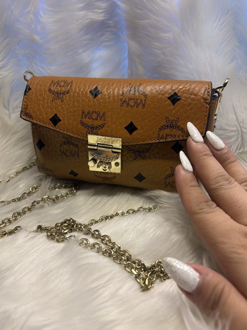 Coded mcm sling bag small super pretty (Category: Cross-body Bags) located in Davao. Submitted by emmanuelchuamellorin23 (Listing ID 1465194856, Image 2). Description: Coded mcm sling bag small super pretty. Makapal mabigat.