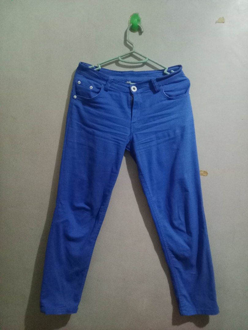 Colored Pants for Women (Category: Jeans) located in Manila. Submitted by thezeeshop (Listing ID 1465258815, Image 1). Description: Washed Good as new Waist: 30” Length: 34” GCash / Cash 🚚 Lalamove / QuickTime Courier / LBC COP/ pickup 📍 Meetup: LRT Quirino Station ❌COD and other checkouts Reminders: ◾If in doubt, don’t make an offer. Let’s not waste each other’s time. ◾Sure buyers ONLY. Wag magmessage tapos di magrereply/seen lang pagkatapos..