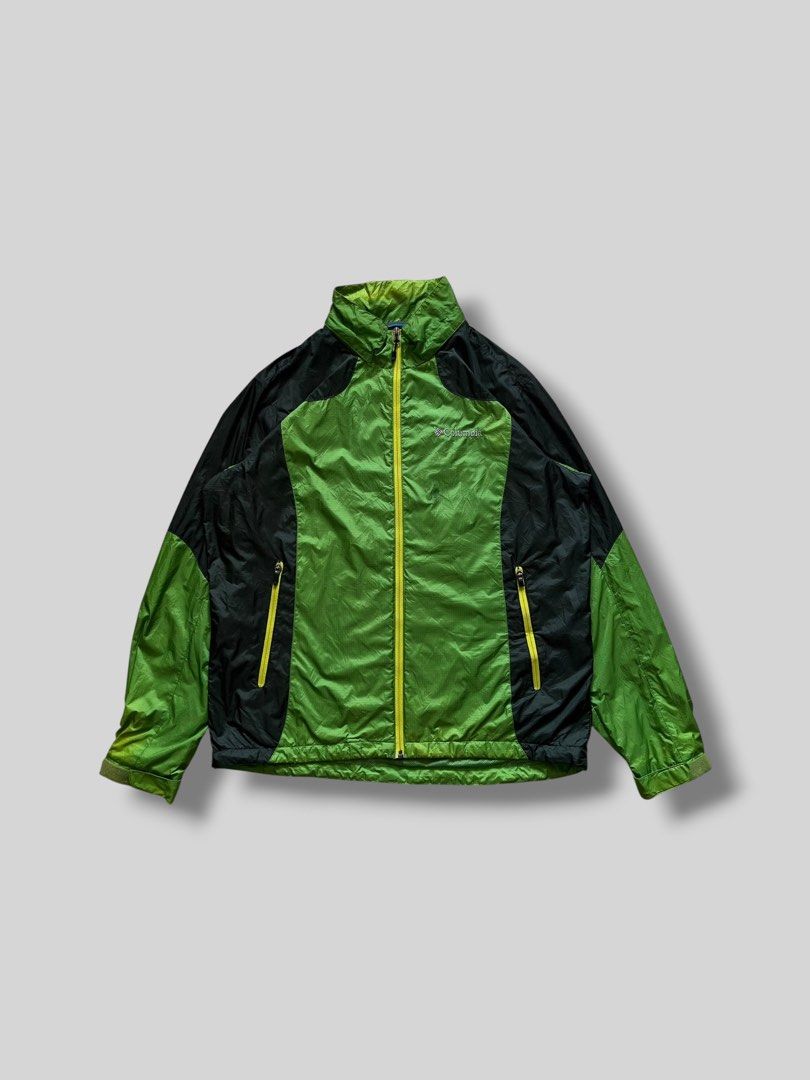 Columbia Omni-Shield Jacket (Category: Coats, Jackets and Outerwear) located in Cebu City. Submitted by dip.thrift (Listing ID 1465217602, Image 1). Description: ▫️Complete Tags ▫️L-XL (23x38) ▫️Issue: Missing Hood & Stain (Washable IMO) ▫️Color Rate: 10/10 ▫️Condition: 10/10 .