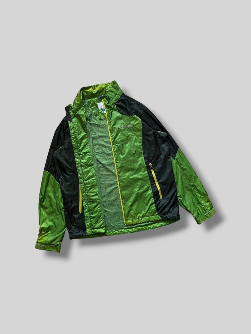 Columbia Omni-Shield Jacket (Category: Coats, Jackets and Outerwear) located in Cebu City. Submitted by dip.thrift (Listing ID 1465217602, Image 3). Description: ▫️Complete Tags ▫️L-XL (23x38) ▫️Issue: Missing Hood & Stain (Washable IMO) ▫️Color Rate: 10/10 ▫️Condition: 10/10 .