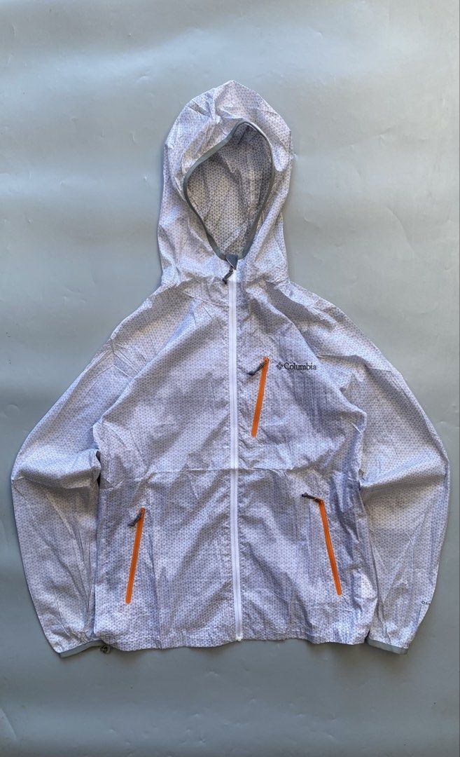 Columbia Omni-Shield Packable light Windbreaker (Category: Coats, Jackets and Outerwear) located in Lipa City. Submitted by local-drip-source (Listing ID 1465312103, Image 1). Description: .