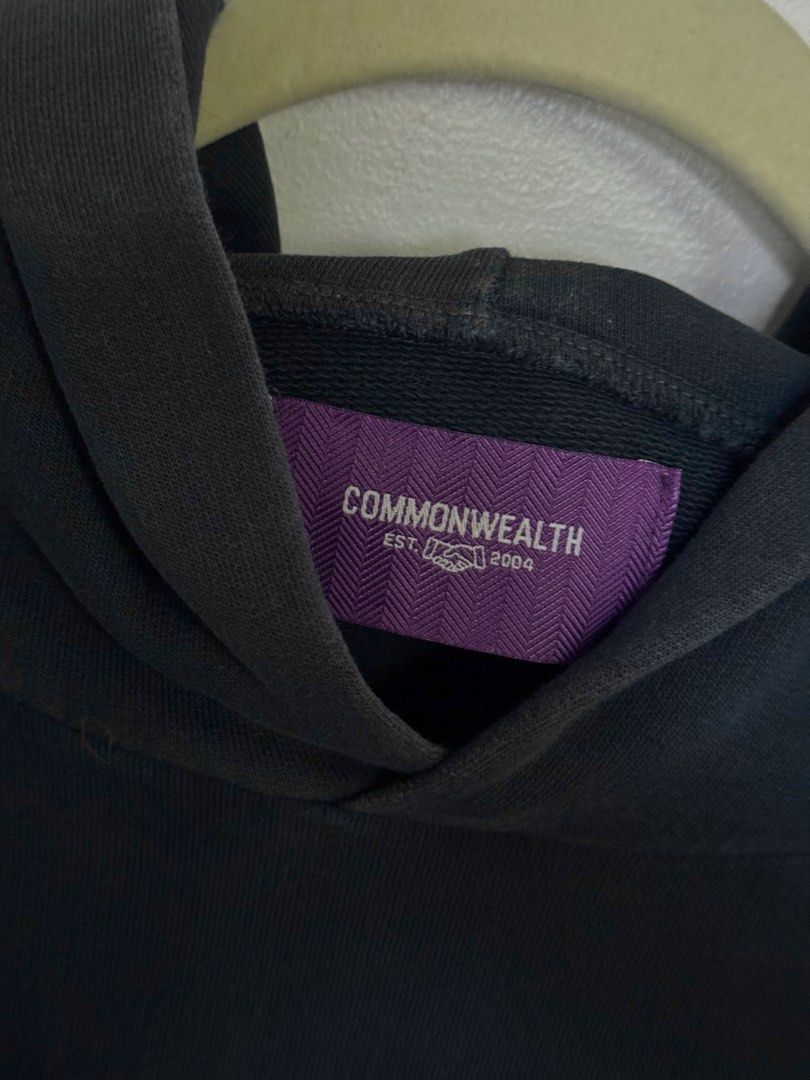 Commonwealth washed navy pullover hoodie (Category: Hoodies) located in Paranaque City. Submitted by closetanghelita (Listing ID 1465269355, Image 2). Description: Size Medium Unisex Bought in store at greenbelt.