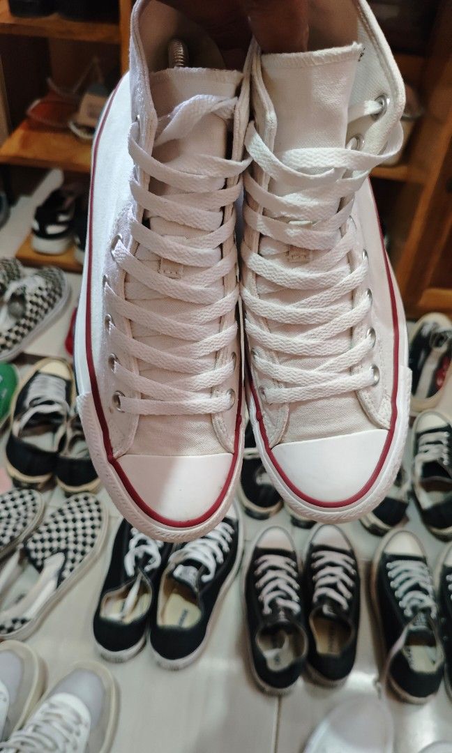 Converse allstar (Category: Sneakers) located in Sultan Kudarat. Submitted by thrifted01 (Listing ID 1465211388, Image 3). Description: us6.5 mens loc mindanao.