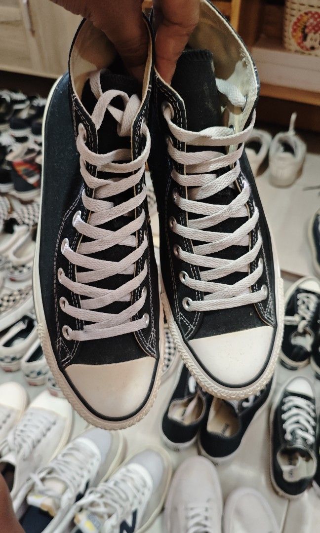 Converse allstar (Category: Sneakers) located in Sultan Kudarat. Submitted by thrifted01 (Listing ID 1465211534, Image 3). Description: us8 mens loc mindanao.
