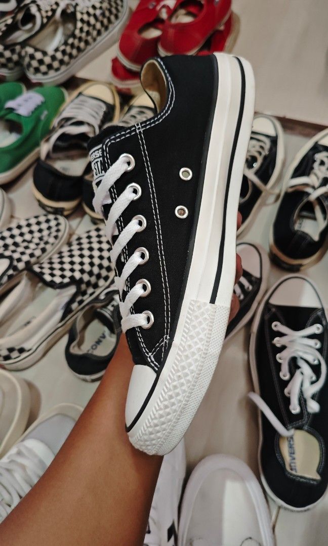 Converse allstar (Category: Sneakers) located in Sultan Kudarat. Submitted by thrifted01 (Listing ID 1465211742, Image 2). Description: us7.5 mens loc mindanao.