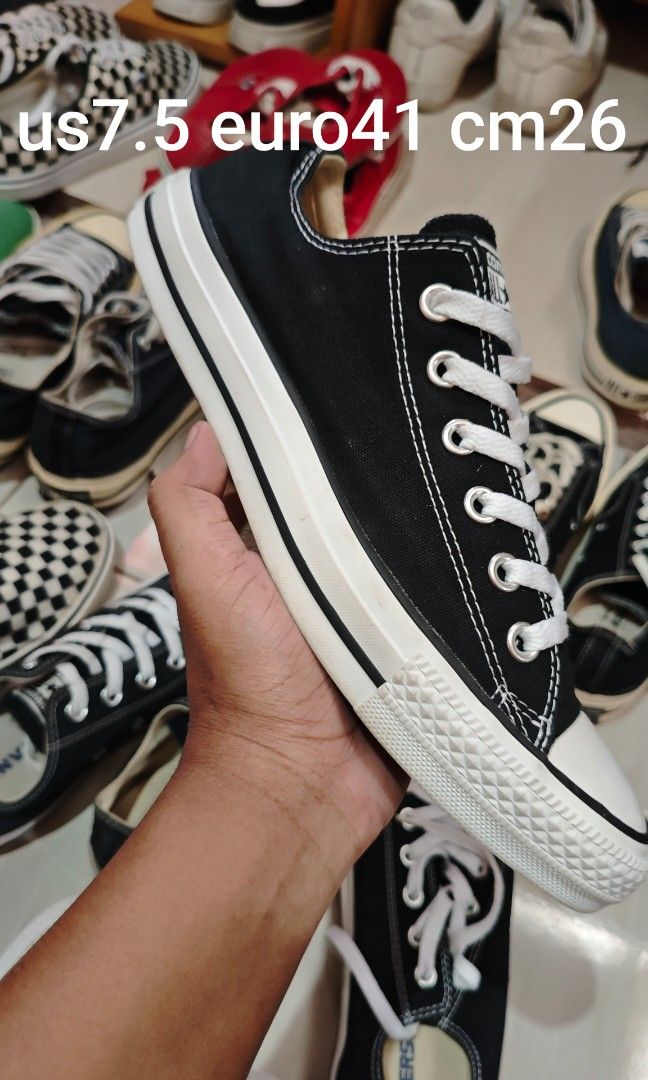 Converse allstar (Category: Sneakers) located in Sultan Kudarat. Submitted by thrifted01 (Listing ID 1465211742, Image 1). Description: us7.5 mens loc mindanao.
