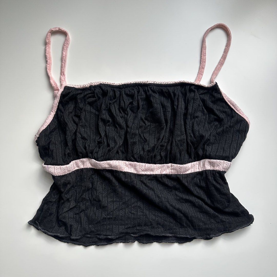 coquette black and pink crop top (Category: Others Tops) located in Mandaluyong City. Submitted by annyeong07_ (Listing ID 1465200769, Image 1). Description: .