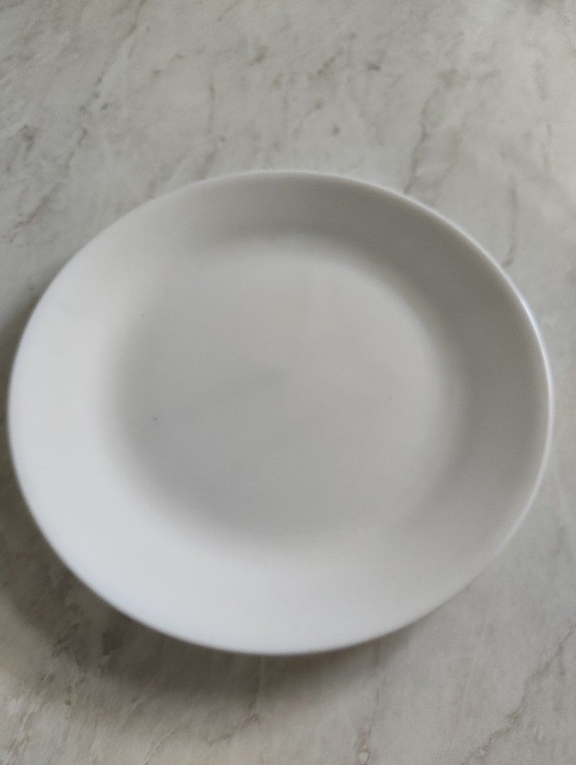 Corelle Break & Chip Resistant White Plate Made in USA (Category: Dinnerware & Cutlery) located in Marikina City. Submitted by davidandrewjernie008 (Listing ID 1465262967, Image 2). Description: 2500 for 6 Pcs .