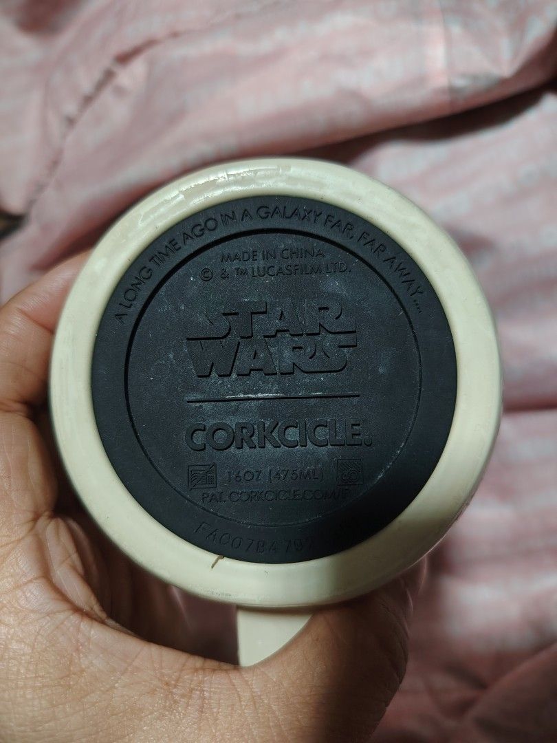 Corkcicle Star Wars 16oz Coffee Mug (Category: Coffee & Tea Tableware) located in Manila. Submitted by purediamond888 (Listing ID 1465367899, Image 3). Description: - Authentic Star Wars themed Corkcicle coffee mug - Chic pastel green and cream colorway - Generous 16oz (475ml) capacity - Comes with a convenient handle and clear sliding lid - Features official Star Wars branding on the bottom base - Triple-insulated design keeps drinks warm or col