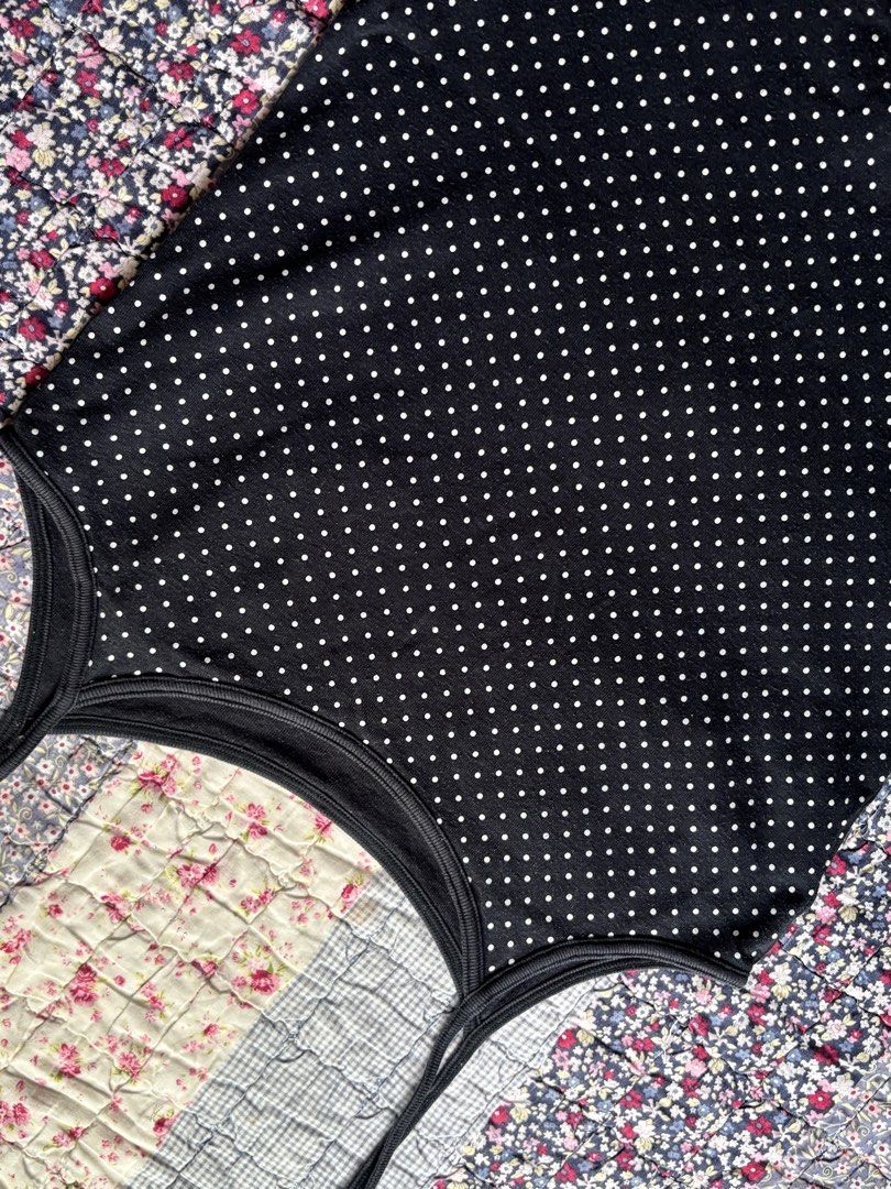 cotton navy blue polka dot top (Category: Sleeveless) located in Baguio. Submitted by petalsfromise (Listing ID 1465223263, Image 2). Description: ᨳଓ cotton navy blue polka dot top ౿ size s-m ౿ bust 30-36 ౿ waist 28-36 ౿ length 22 mine ₱180 lock + ₱50 (au) 𓈒 𓈒 𓈒 𓈒 𓈒 𓈒 ⠀⠀ ⠀⠀ ˒˓ 𝙧𝙚𝙢𝙞𝙣𝙙𝙚𝙧𝙨 !! 𖠇 𝘱𝘢𝘺𝘰 = 𝘱𝘢𝘺 𝘢𝘴 𝘺𝘰𝘶 𝘰𝘳𝘥𝘦𝘳 𖠇 𝘯𝘰 𝘮𝘰𝘯𝘦𝘺 = 𝘥𝘰𝘯’𝘵 𝘮𝘪𝘯𝘦 ˒˓ 𝙘𝙝𝙚𝙘𝙠 𝙘𝙤𝙢𝙢𝙚𝙣𝙩 𝙗𝙤𝙭 𝙛𝙤𝙧 𝙢𝙤𝙧𝙚 𝙥𝙞𝙘𝙨