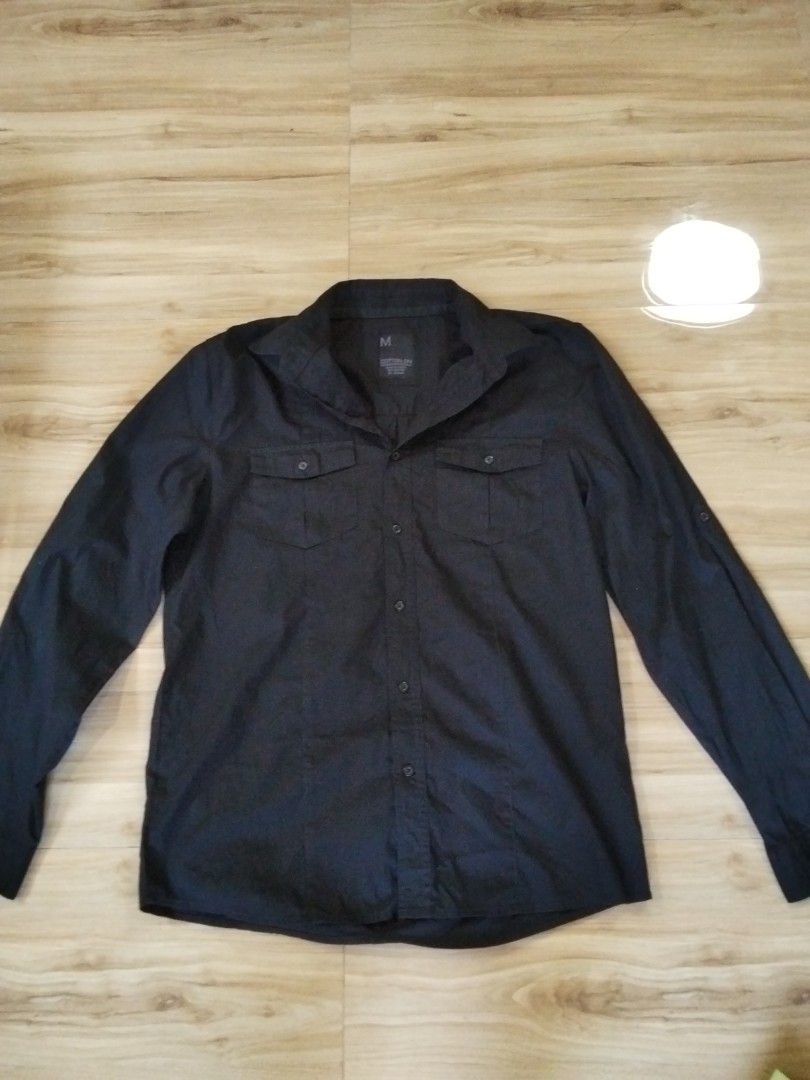 Cotton On black long sleeve (Category: Tshirts & Polo Shirts ) located in Calasiao. Submitted by alluringvenus.thriftshop (Listing ID 1465225096, Image 3). Description: very good condition from USA balik bayan box.