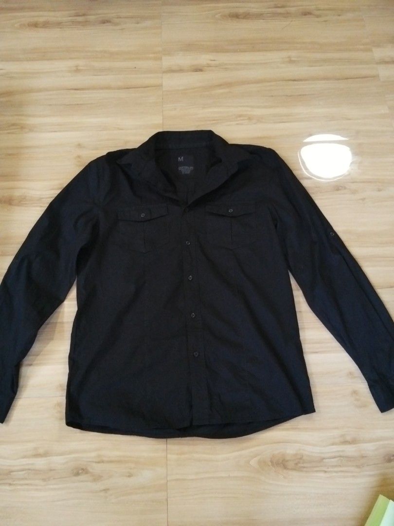 Cotton On black long sleeve (Category: Tshirts & Polo Shirts ) located in Calasiao. Submitted by alluringvenus.thriftshop (Listing ID 1465225096, Image 2). Description: very good condition from USA balik bayan box.