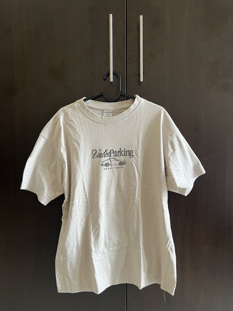 Cotton On Shirt (Category: Tshirts & Polo Shirts ) located in Marikina City. Submitted by miguelretz (Listing ID 1465219467, Image 1). Description: Cotton On shirt Box fit XS Rfs: decluttering.