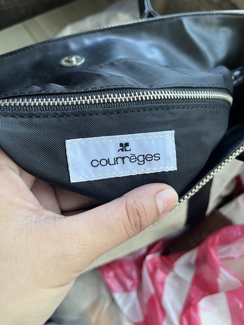 Courreges (Category: Luxury Accessories) located in San Jacinto. Submitted by kellysthrift_ (Listing ID 1465265422, Image 3). Description: Authentic courregesp.