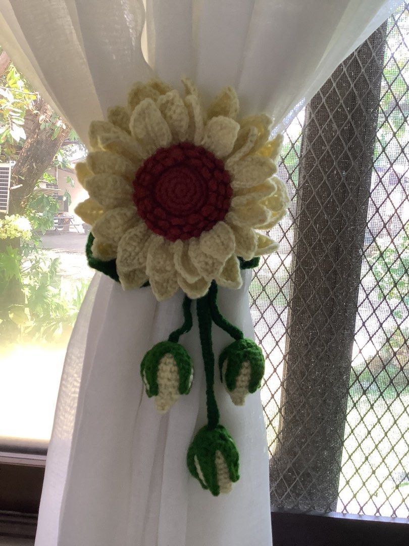 CROCHET SUNFLOWER CURTAIN HOLDER (Category: Curtains & Blinds) located in Guagua. Submitted by twinkylittlestars (Listing ID 1464972272, Image 2). Description: .