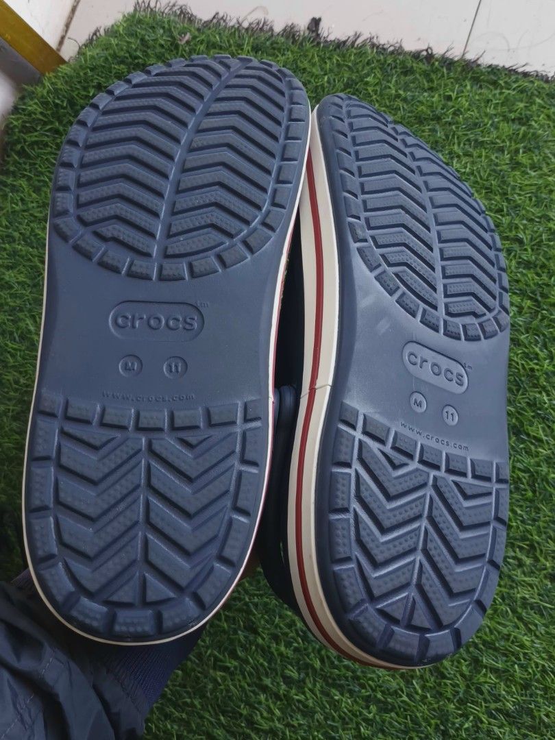 Crocs (Category: Sneakers) located in Tagum. Submitted by edmundopil44797 (Listing ID 1465321433, Image 3). Description: .