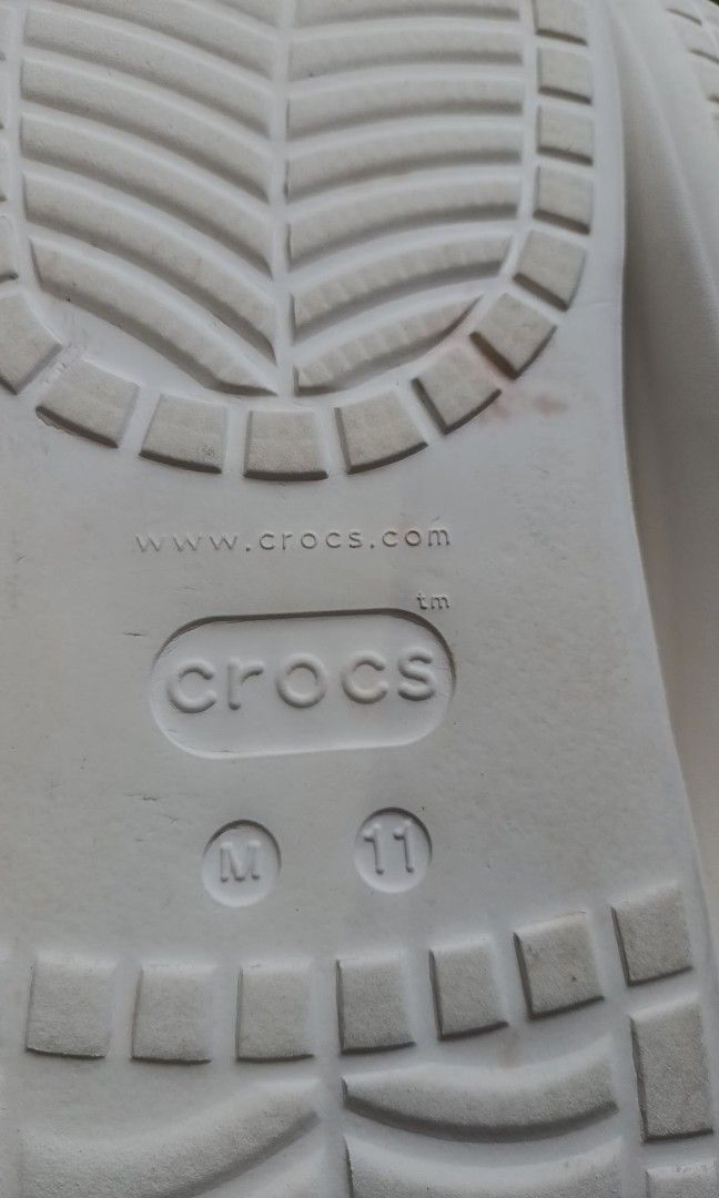 Crocs (Category: Slippers & Slides) located in Tagum. Submitted by edmundopil44797 (Listing ID 1465322230, Image 3). Description: .