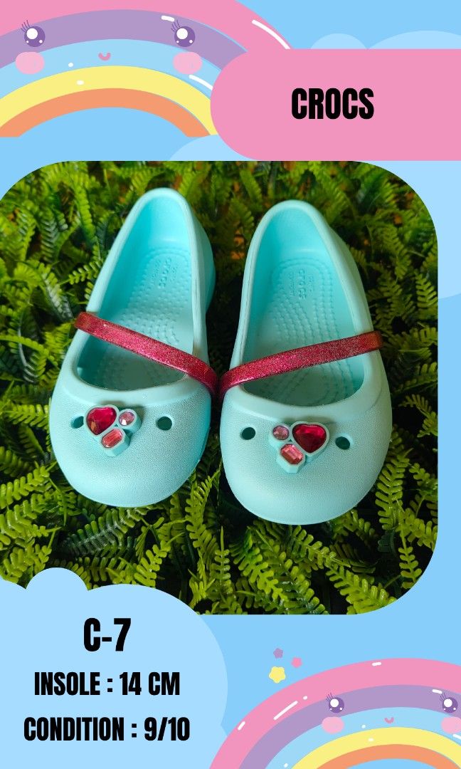crocs (Category: Slippers and slides) located in Davao. Submitted by asherbenedict24 (Listing ID 1465379197, Image 3). Description: Preloved from bale Price start @ P 250.00 Send mi picture for the price.