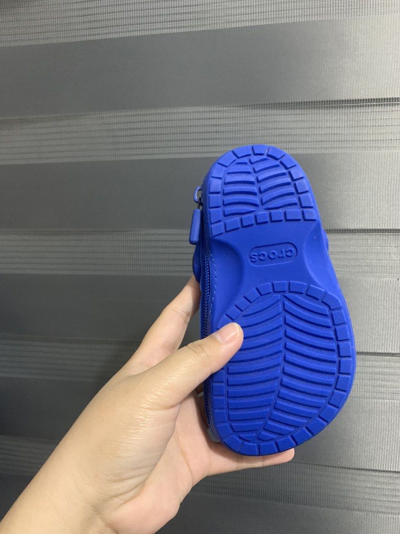 Crocs pouch/charm (Category: Purses & Pouches) located in Bacolod City. Submitted by mcstodio (Listing ID 1465270415, Image 3). Description: preloved auth like new.