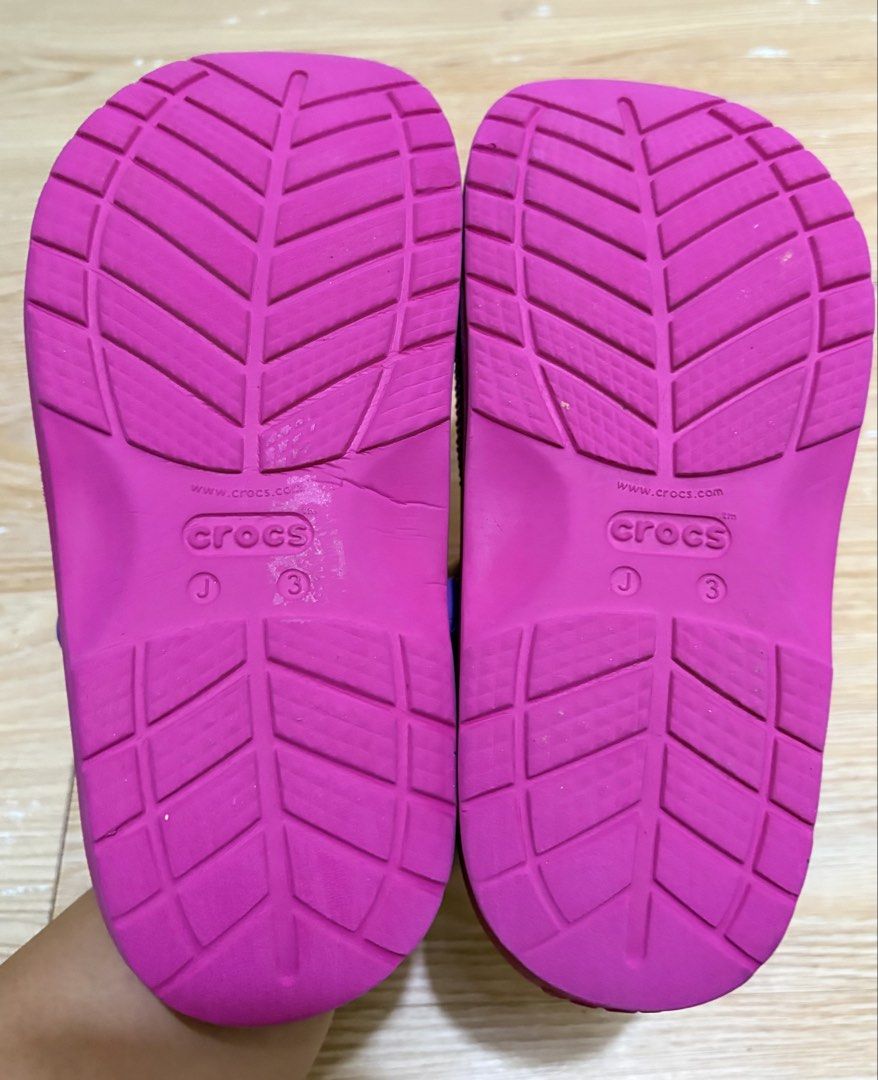 Crocs work clogs j3 w7 (Category: Flats & Sandals) located in Koronadal. Submitted by bulilitfam (Listing ID 1465379005, Image 3). Description: Ukaysource Crocs work clogs J3 Ksya upto size 7 Prang need to my socks rough sa loob Bago p .