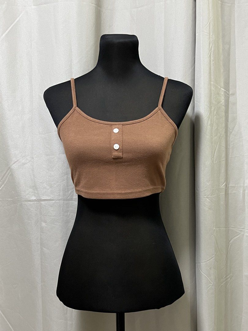 CROPPED CAMIS BUNDLE 3 PCS (Category: Sleeveless) located in Las Pinas. Submitted by jilanah (Listing ID 1465360948, Image 1). Description: .