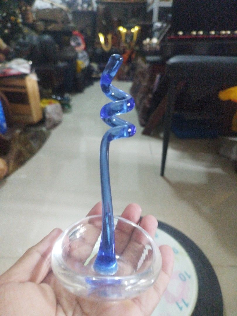 Crystal angel (Category: Vintage Collectibles) located in San Rafael. Submitted by jflshoppe1989 (Listing ID 1465206552, Image 2). Description: .