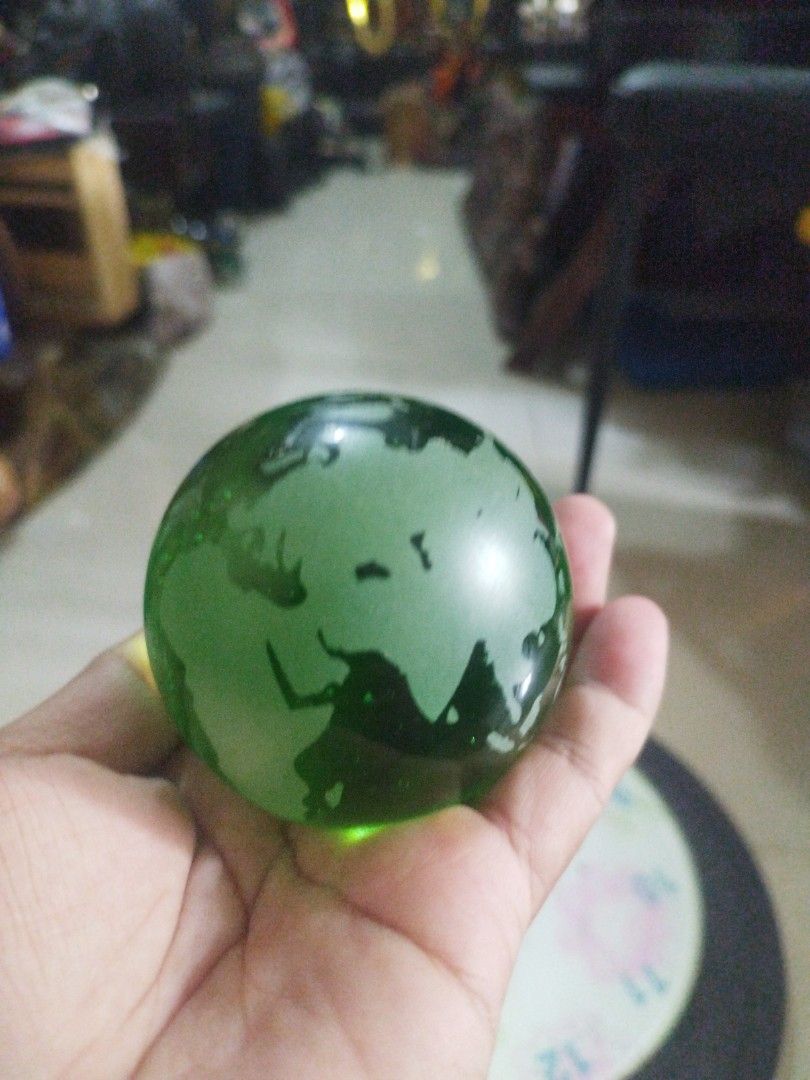 Crystal ball with stand (Category: Vintage Collectibles) located in San Rafael. Submitted by jflshoppe1989 (Listing ID 1465207116, Image 3). Description: .