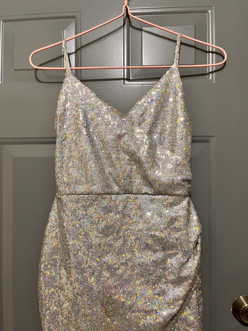 CUSTOMIZE SPARKLY DRESS (Category: Dresses) located in Manila. Submitted by lucas21 (Listing ID 1465231505, Image 2). Description: - SMALL TO SEMI MEDIUM - USED ONCE - PINA CUSTOMIZE KO SA IG WORTH 1K.