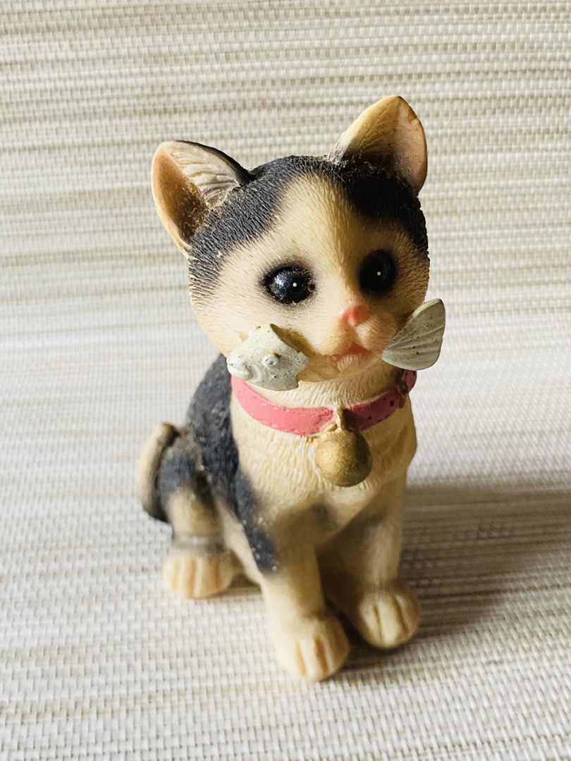Cute Cat eating fishbone Ceramic Figurine (Category: Figurines & Statues) located in Davao. Submitted by shauitoys2019 (Listing ID 1465178346, Image 1). Description: .