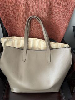 (Category: ) located in . Submitted by bags4me (Listing ID 1465174838, Image 1). Description: .